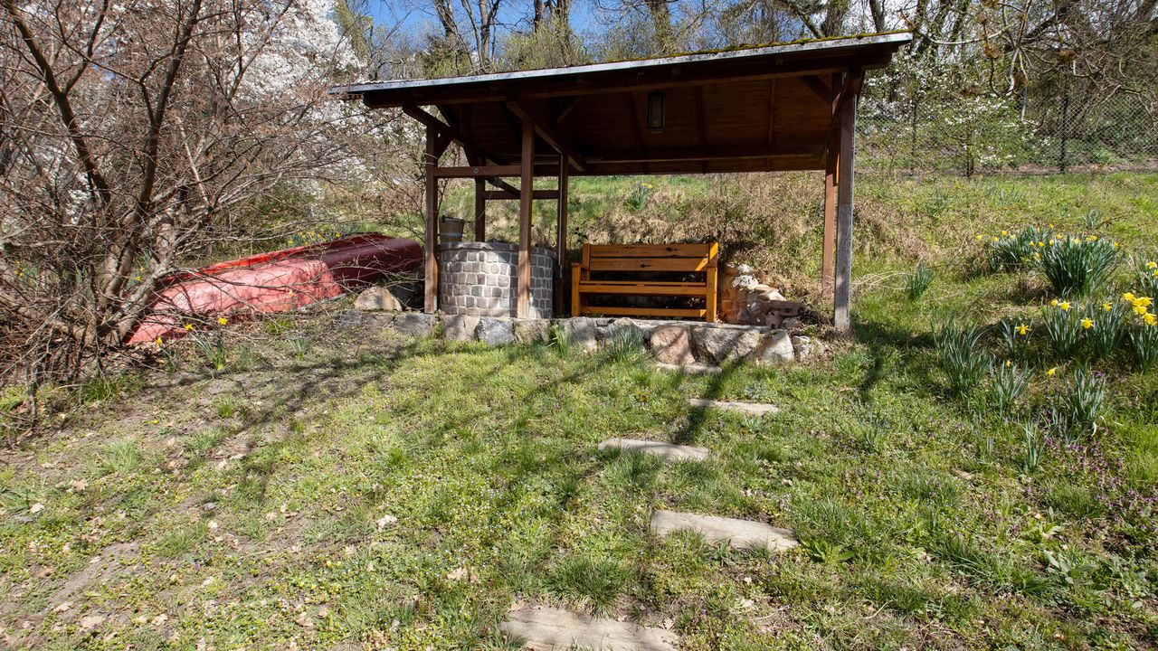 INSIDE, OUTSIDE INSIDE, OUTSIDE